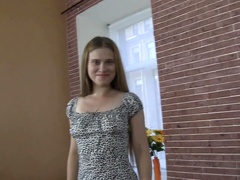 Petite girl came on audition to show how well she can fuck