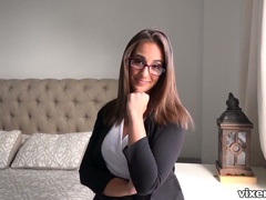 Hot real estate dealer Layla London lures dude for some good random fuck