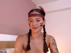 Colombian Effy with a beautiful face shows you how wet her p