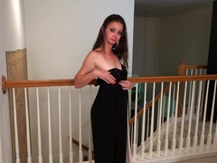 No one strips down and masturbates like irresistible Mia Molly does