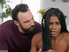 Gamers Nicole Kitt and Cali Caliente make it with Alex Legend