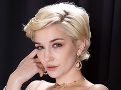 Leggy blonde with perfect round bottom Skye Blue rides on a big dick