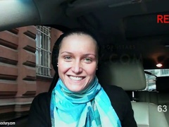 In this video you will take a closer look with Kathia Nobili