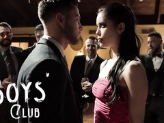 Episodes >, Boys' Club