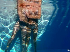 Aesthetic outdoor sex session with nice babes Amelie Lou and Aislin