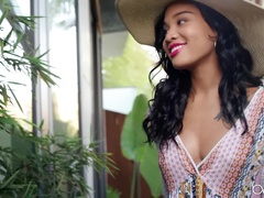 Horny dude doing exactly what Honey Gold needs for an orgasm