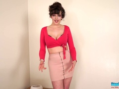 Dirty-minded busty slut Kate Anne wanna expose you her hairy pussy