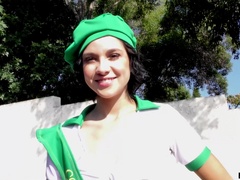 Cookie girl Cadey Mercury gets a facial after a blowjob