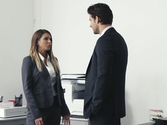 Having flashed her ass and titties Brooklyn Chase gives awesome head