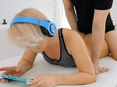 Even sex with boyfriend can't distract blonde from video games