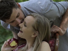 Blonde does a blow job in the park with her sexy lips