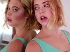 Black dude stretches slutty babe during photo session