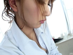 Wel stacked Japanese masseuse Anna Mizukawa gives back massage