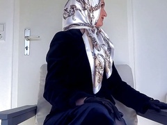 Fitting 5 satin headscarves