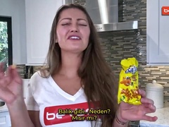 Dani Daniels Attempts Turkish Snacks